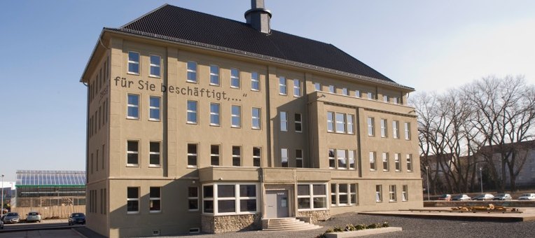 4-stöckiges Bürogebäude