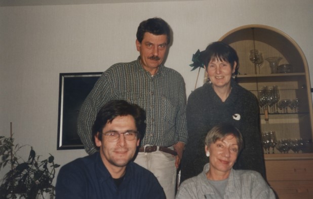 Gruppenfoto von zwei Frauen und zwei Männern