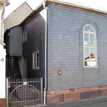 Link zu Öffnungszeiten Eingang zur Synagoge