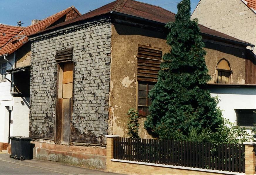 Außenansicht unrestaurierter Synagoge